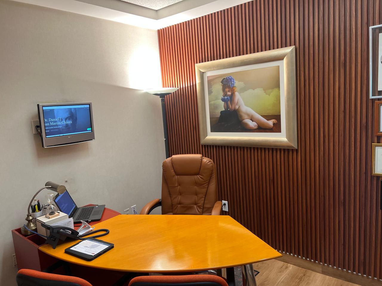 Consultorio del Dr. San Martín en Hospital Ángeles Mocel